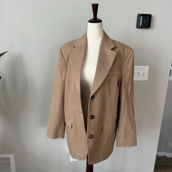 NWT! Everlane Oversized The ’80s Blazer - Color: Ash Brown - Picture 9 of 11